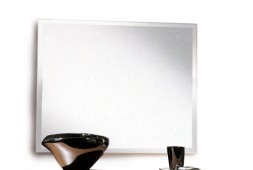 Зеркало над комодом прямоугольное чистое